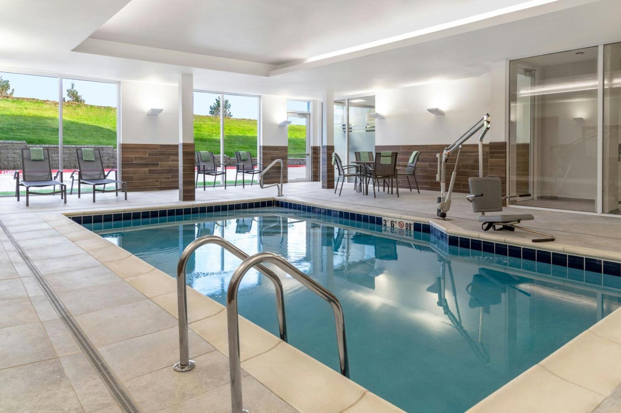 Fairfield By Marriott Inn & Suites Kansas City At The Legends Bagian luar foto